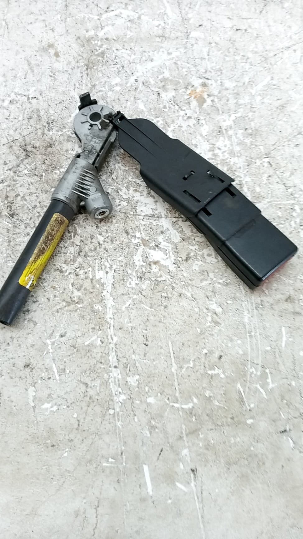 Enganche cinturon delantero derecho RENAULT KANGOO