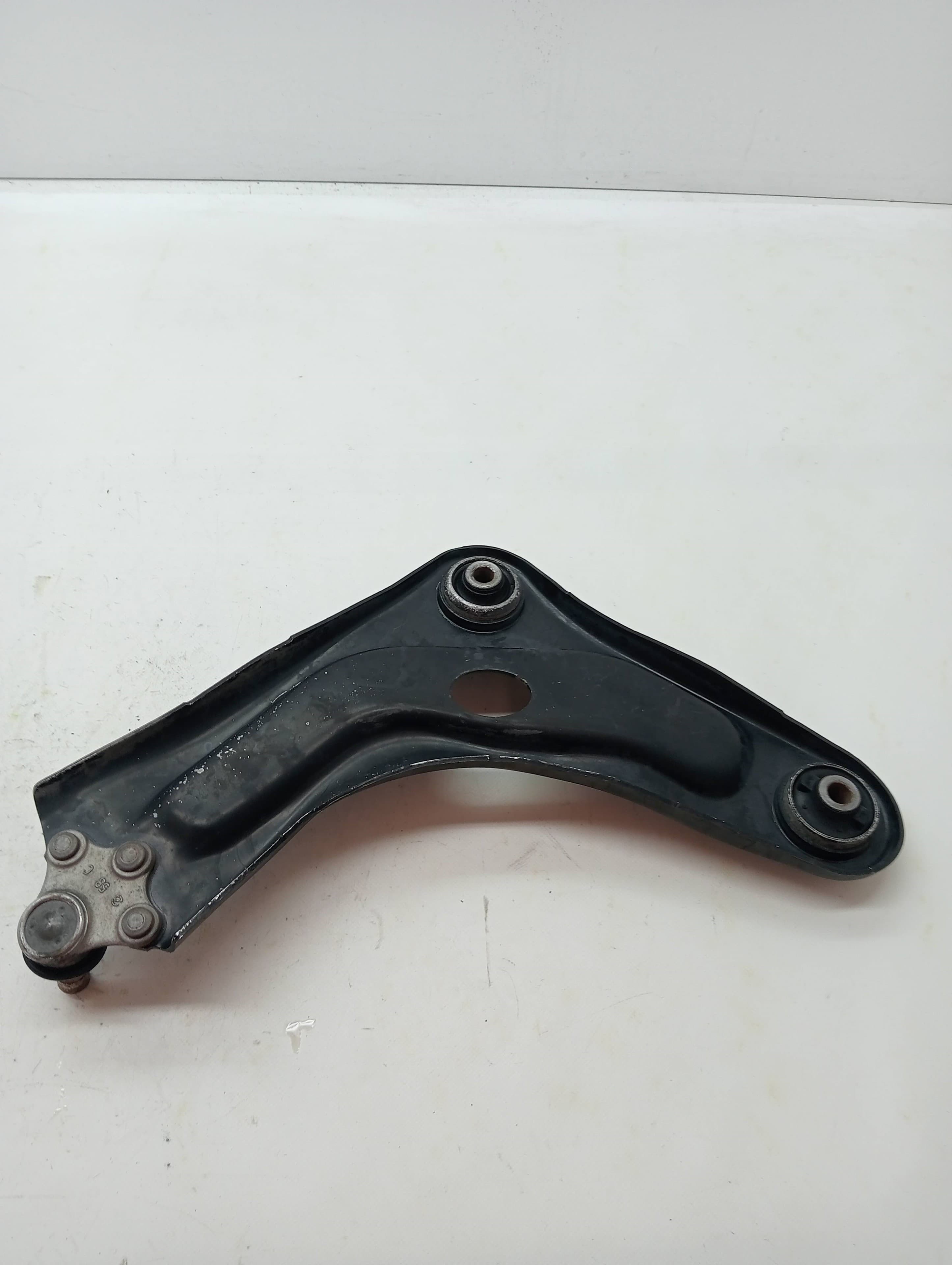Brazo suspension inferior delantero derecho CITROEN C-ELYSÉE 2
