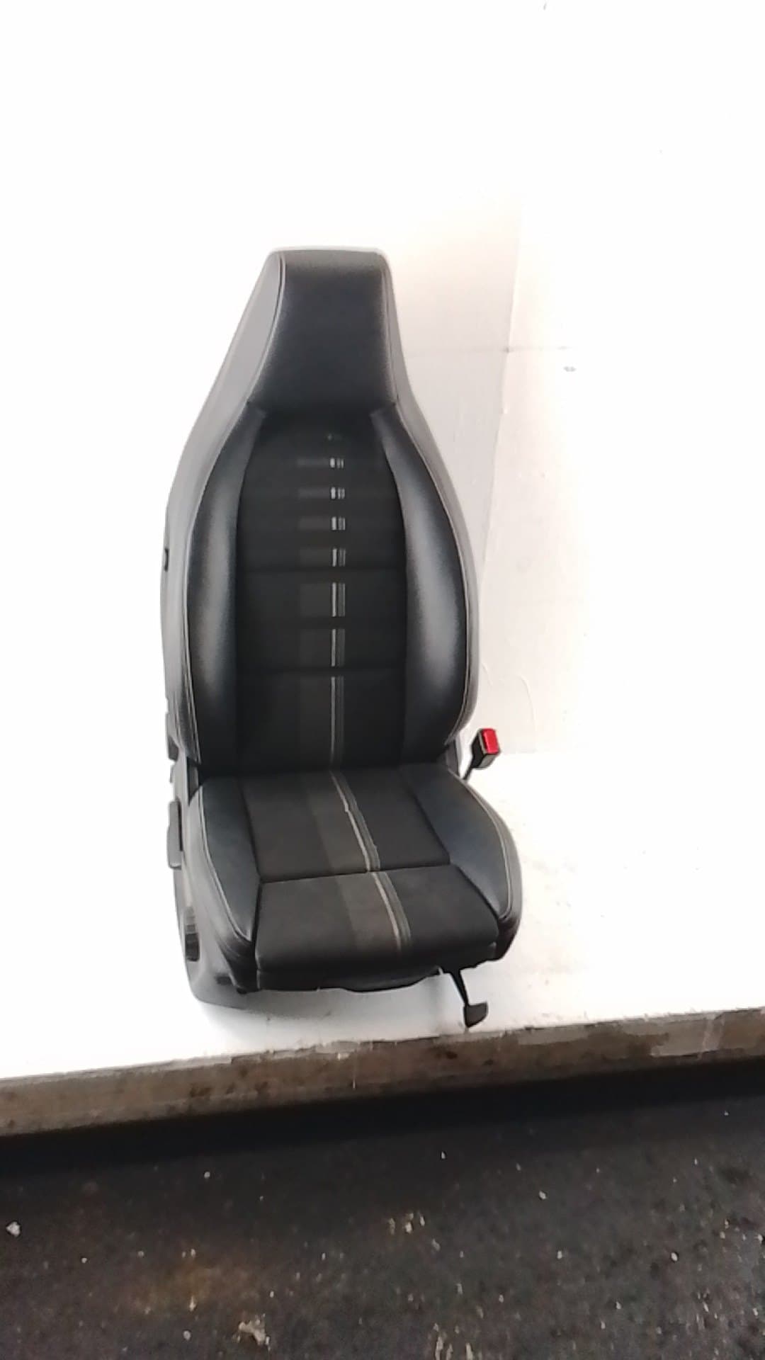 Asiento delantero derecho MERCEDES-BENZ CLASE A (W169)