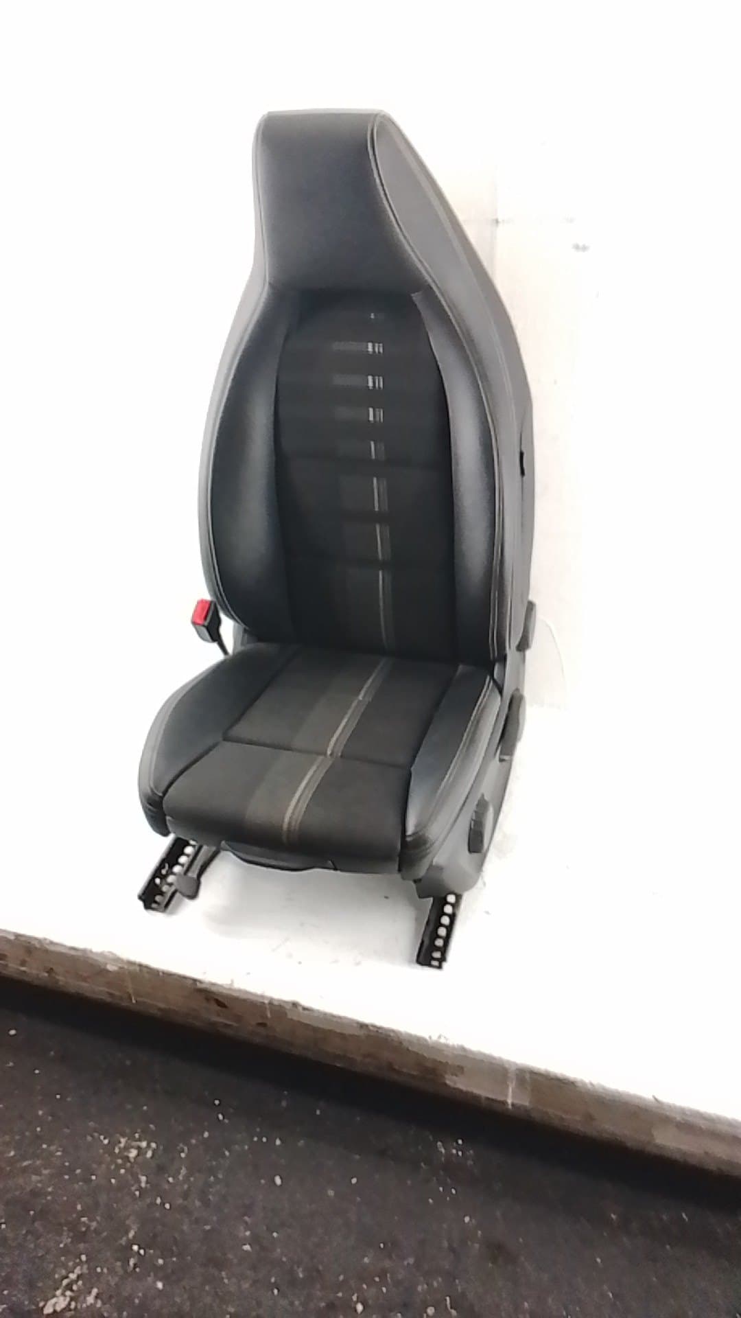 Asiento delantero izquierdo MERCEDES-BENZ CLASE A (W169)