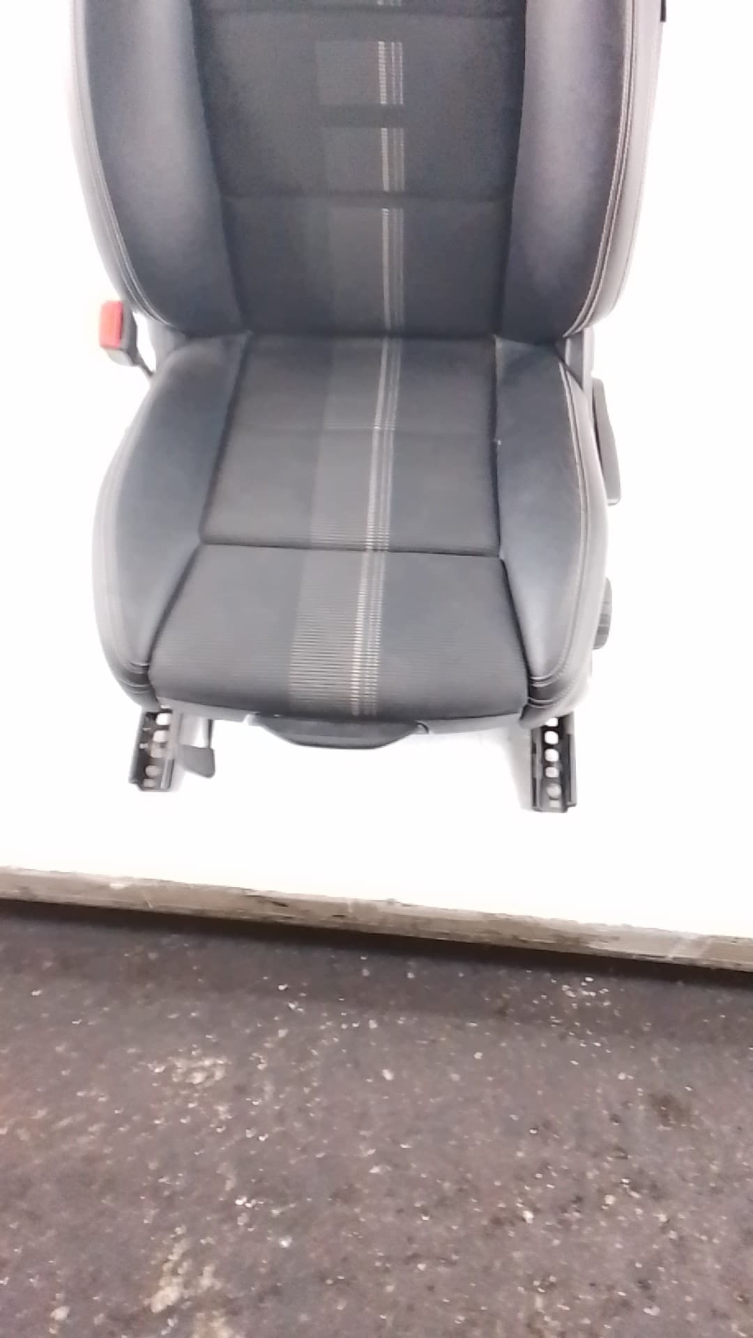 Asiento delantero izquierdo MERCEDES-BENZ CLASE A (W169) 4