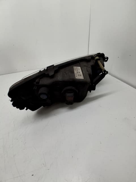 Faro antiniebla izquierdo SKODA RAPID 3