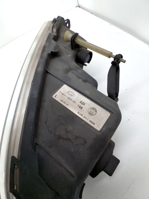 Faro antiniebla izquierdo SKODA RAPID 2