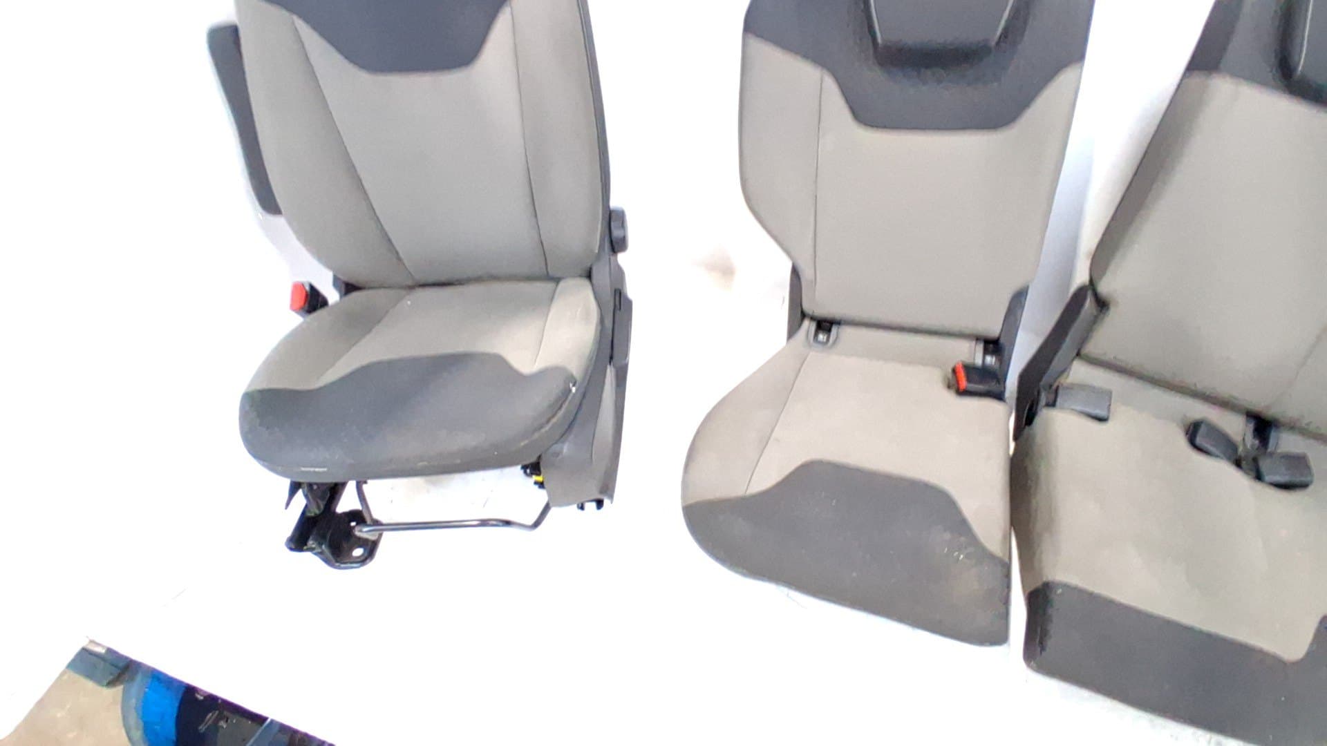 Juego asientos completo FORD TRANSIT COURIER 2