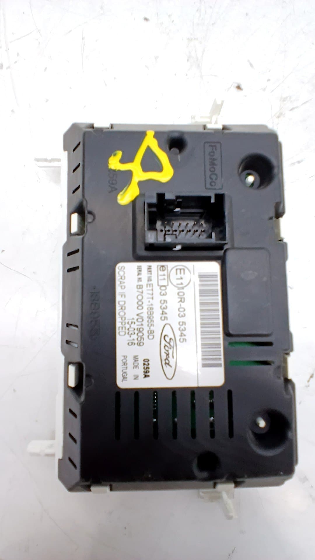 Pantalla multifuncion FORD TRANSIT COURIER 3