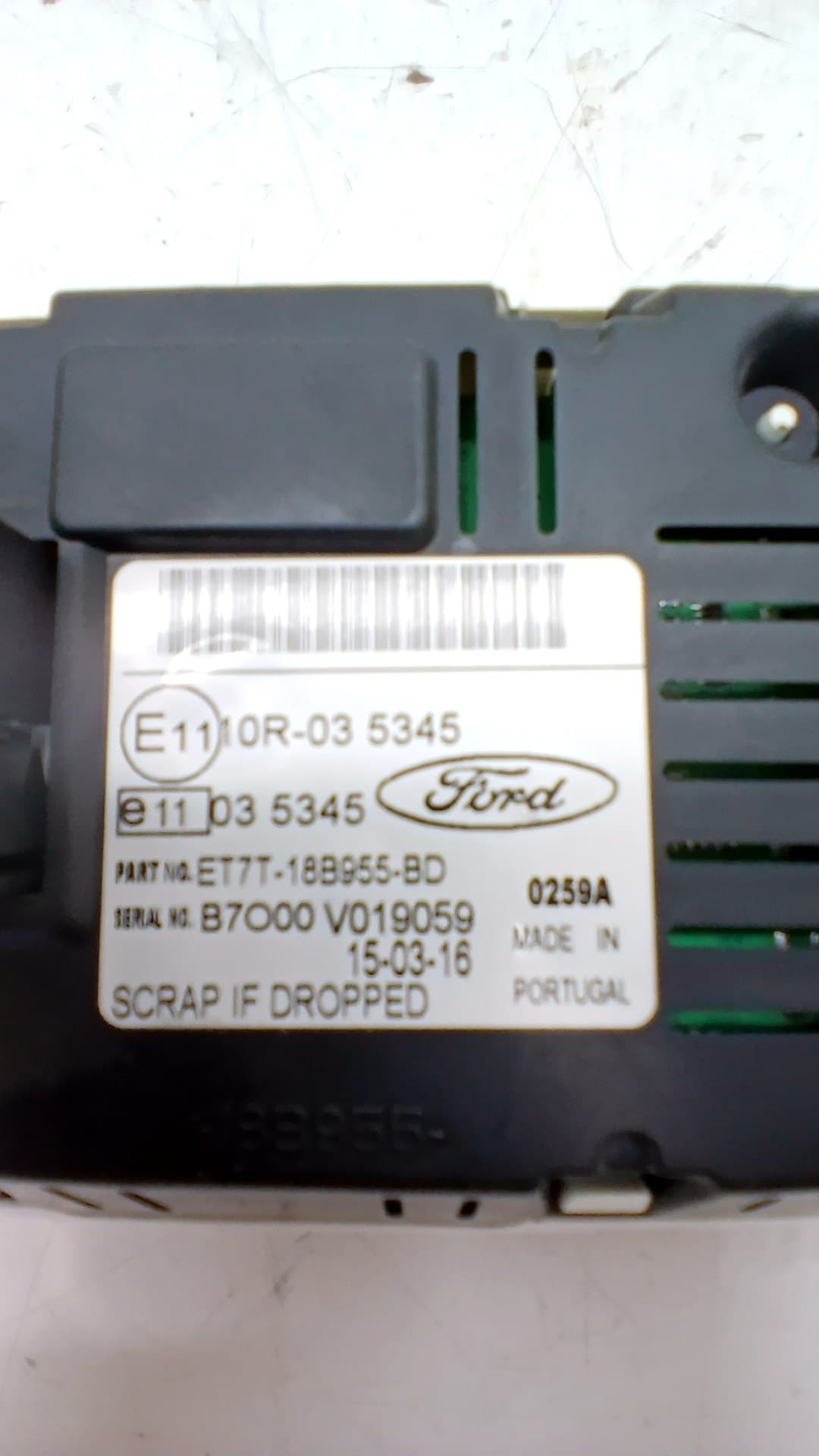 Pantalla multifuncion FORD TRANSIT COURIER 2