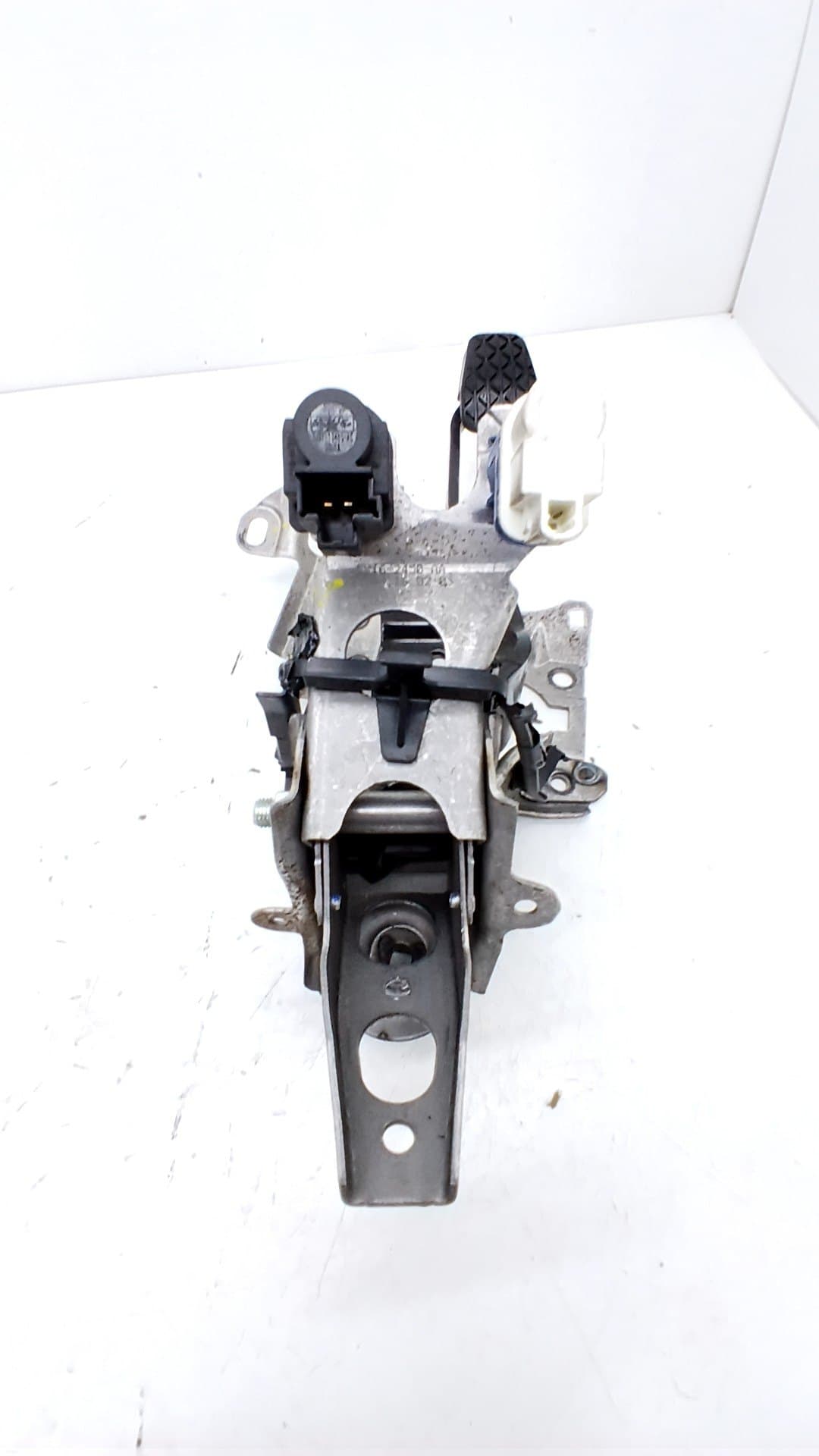 Pedal freno FORD TRANSIT COURIER 3