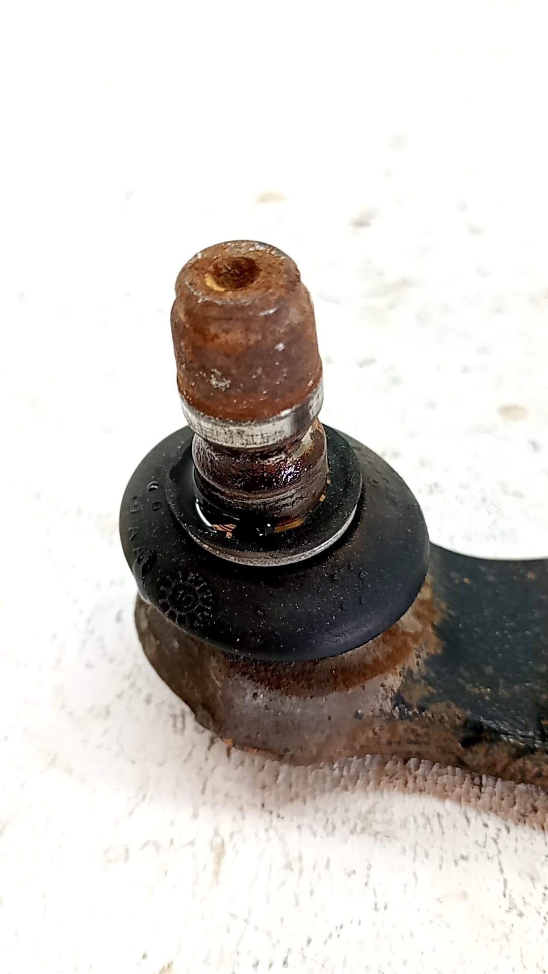Brazo suspension inferior delantero derecho FORD KA+ 3