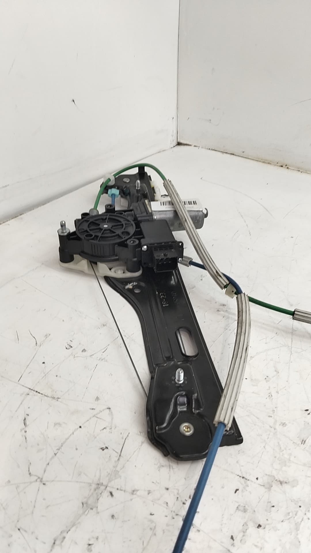 Elevalunas delantero derecho FIAT 500E 3