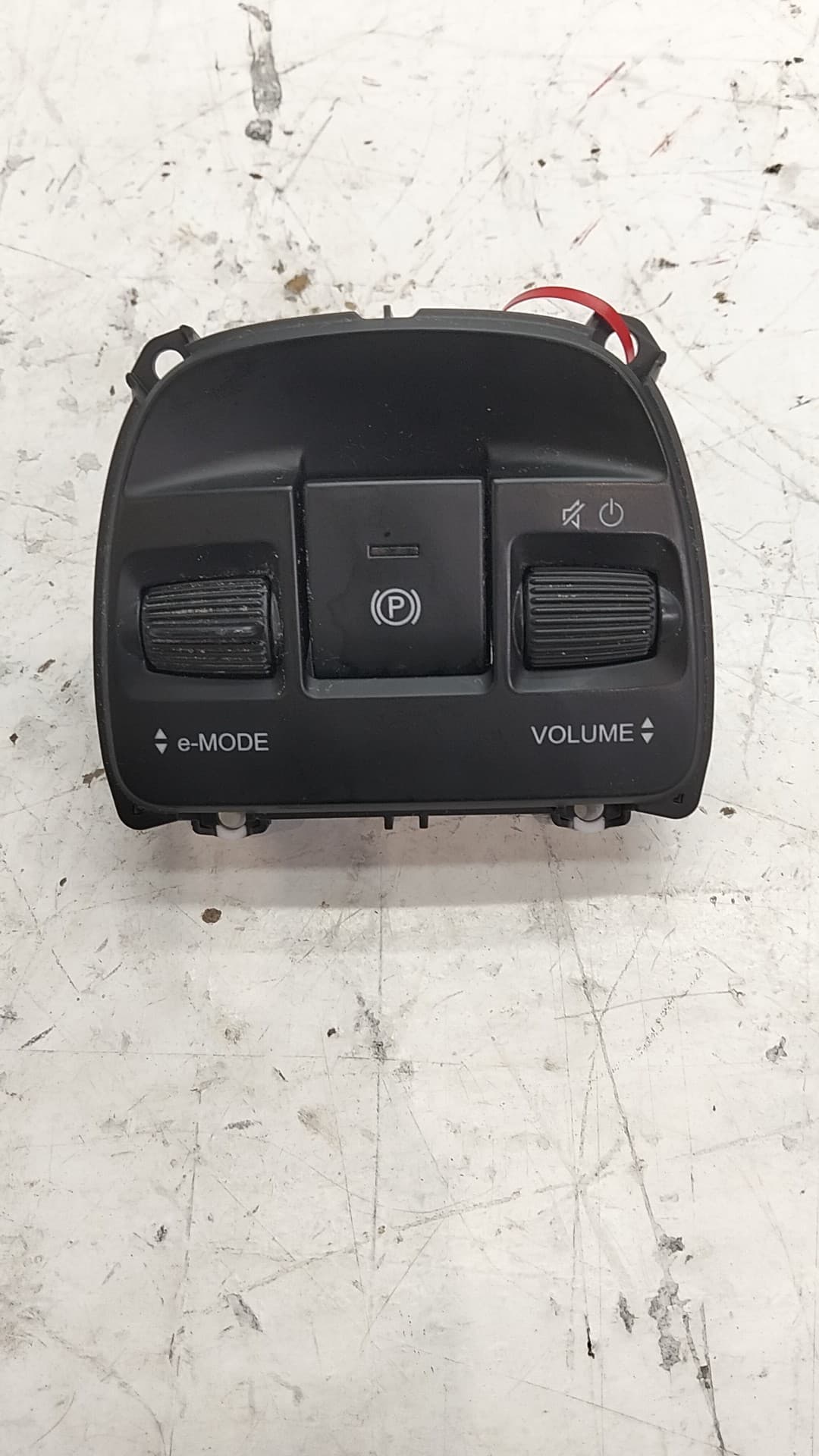 Freno de mano electrico FIAT 500E 5