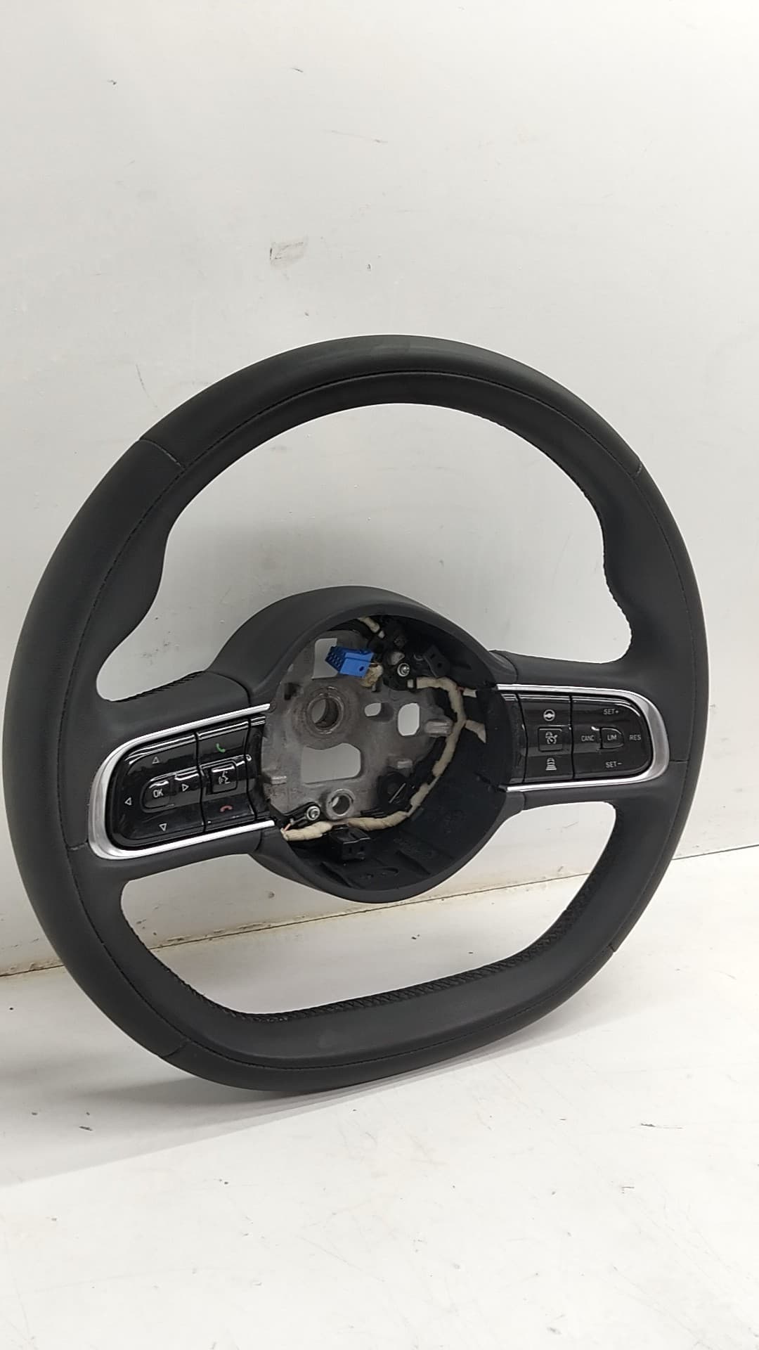 Volante FIAT 500E 4