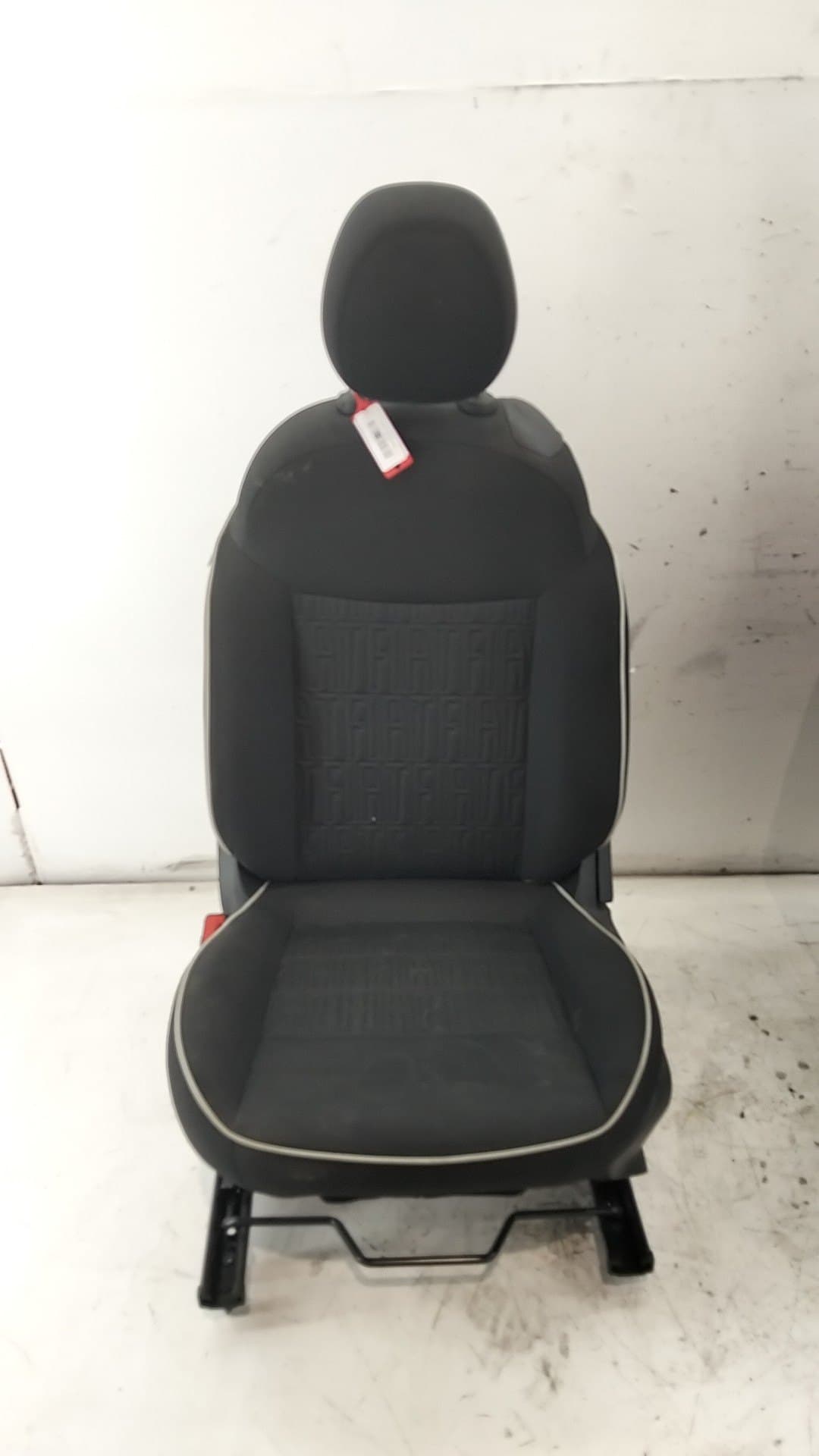 Asiento delantero izquierdo FIAT 500E 4