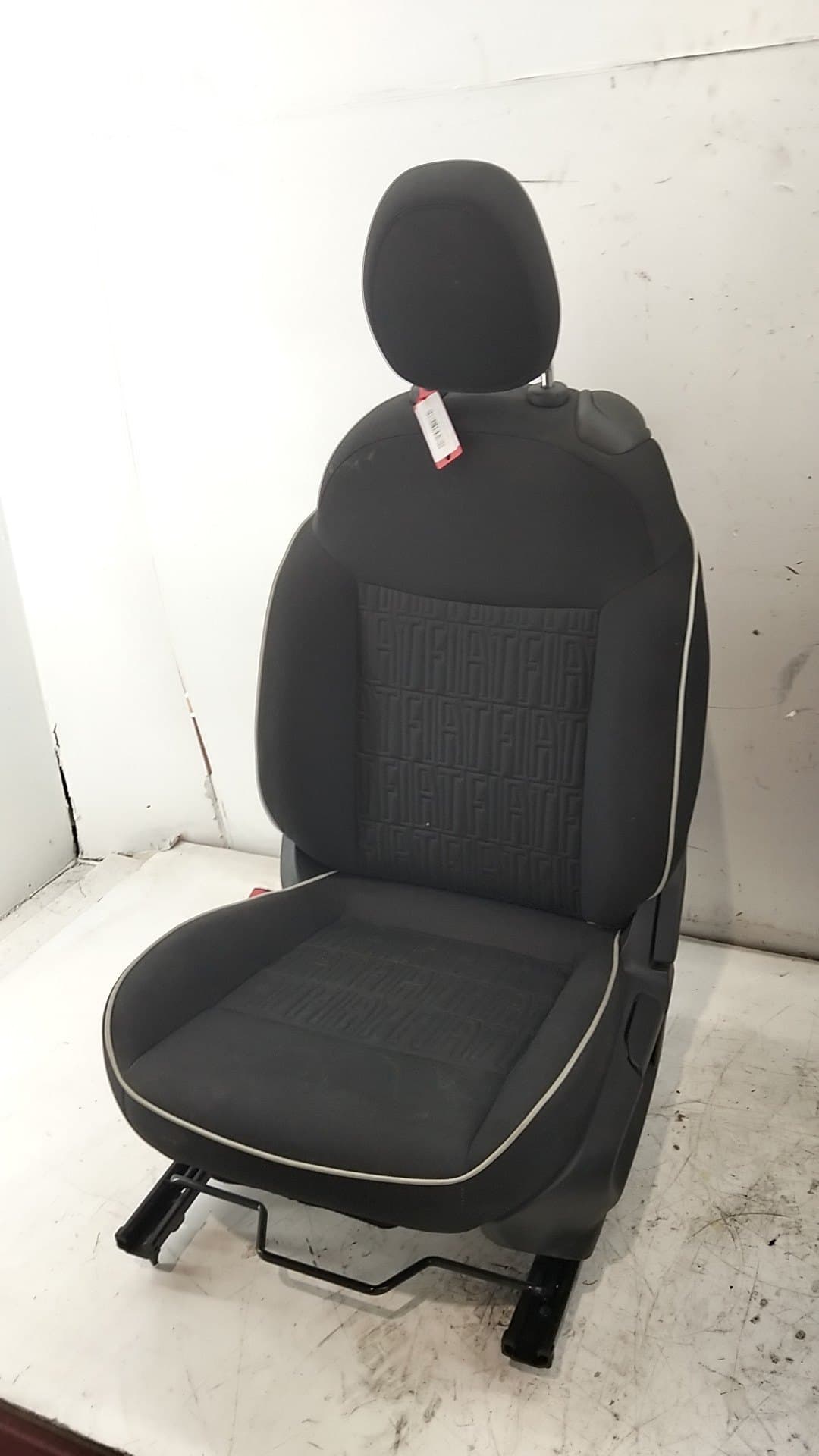 Asiento delantero izquierdo FIAT 500E
