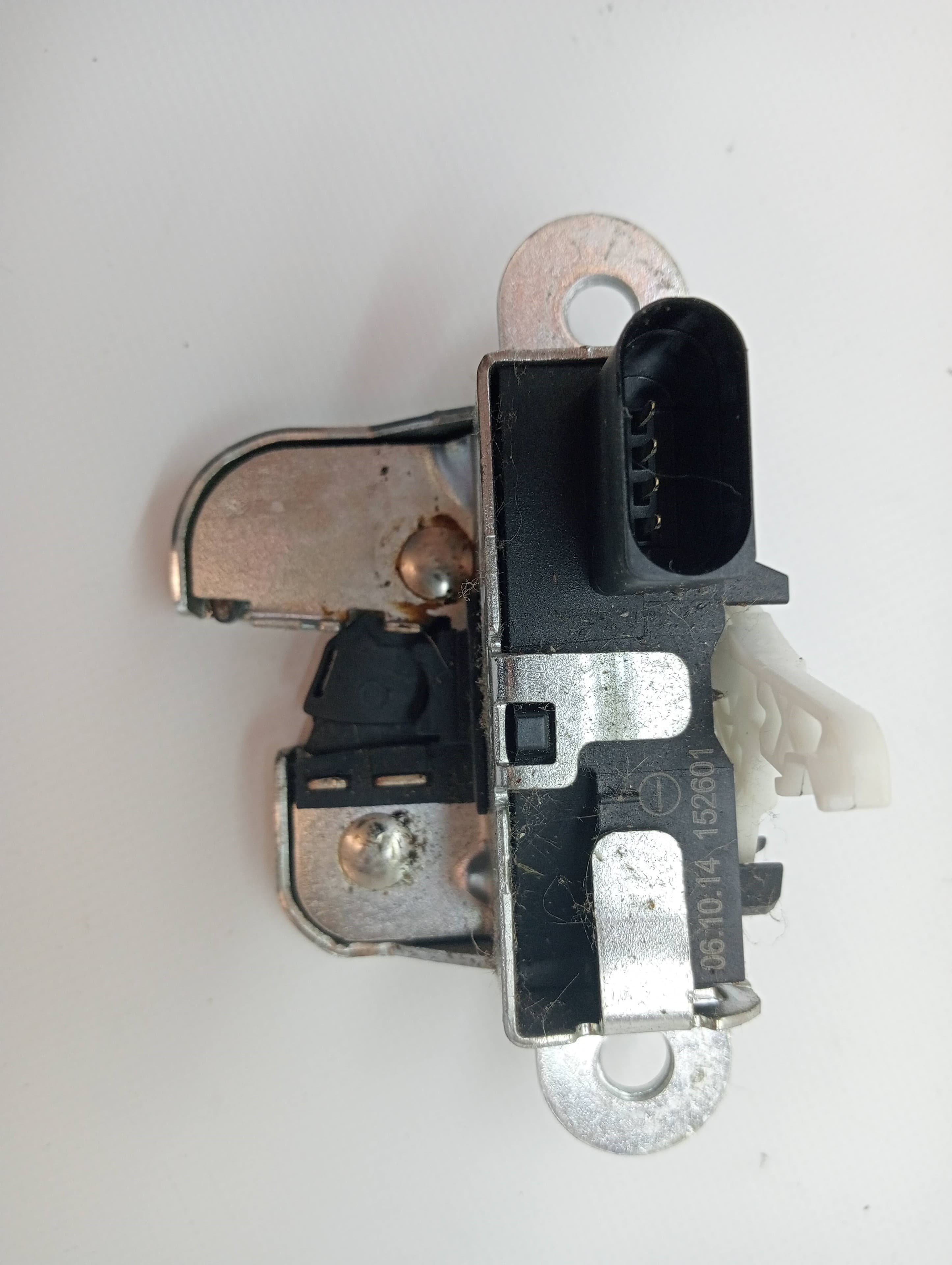 Cerradura maletero / porton SEAT IBIZA V 2
