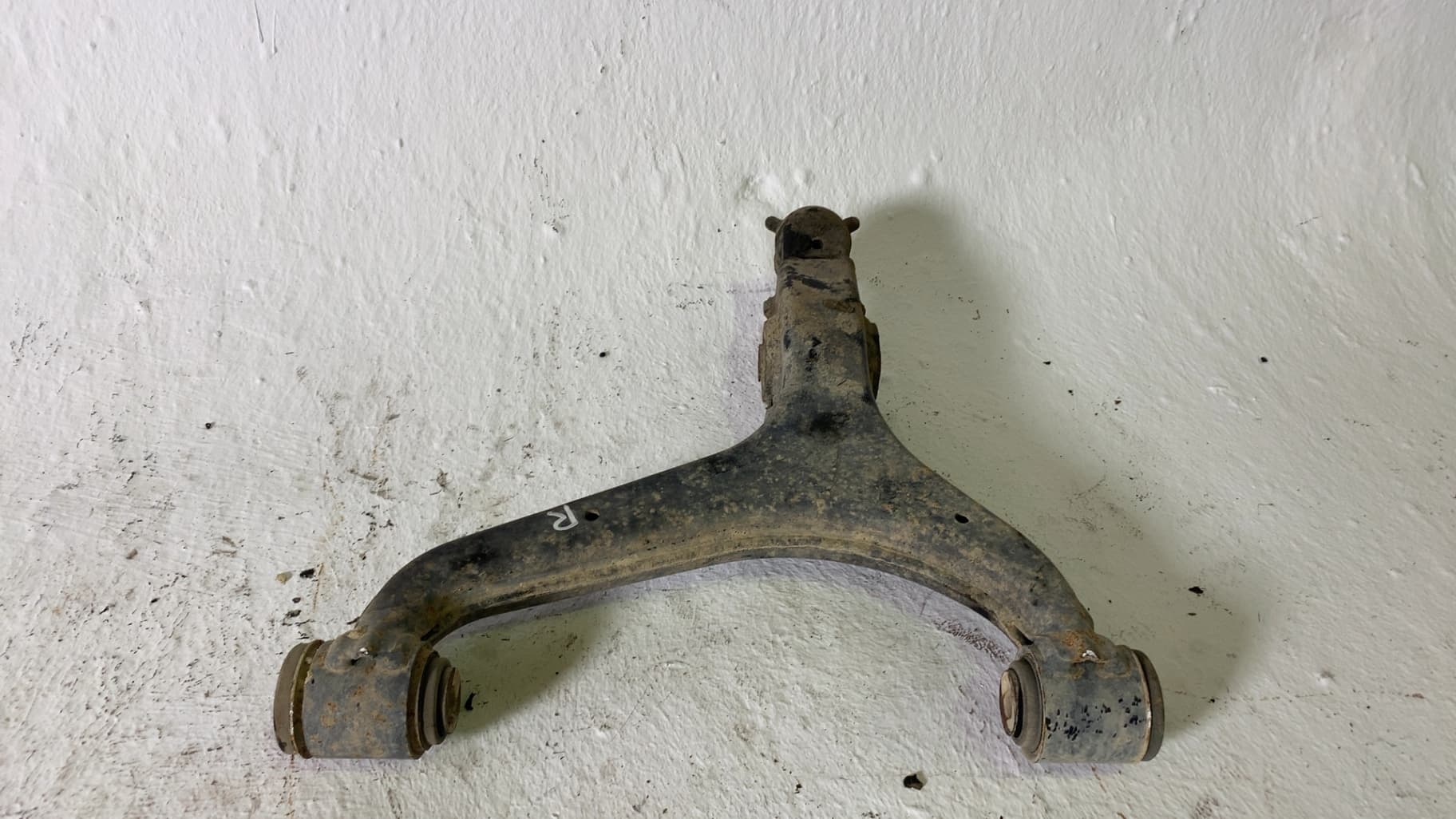 Brazo suspension inferior delantero derecho SSANGYONG REXTON