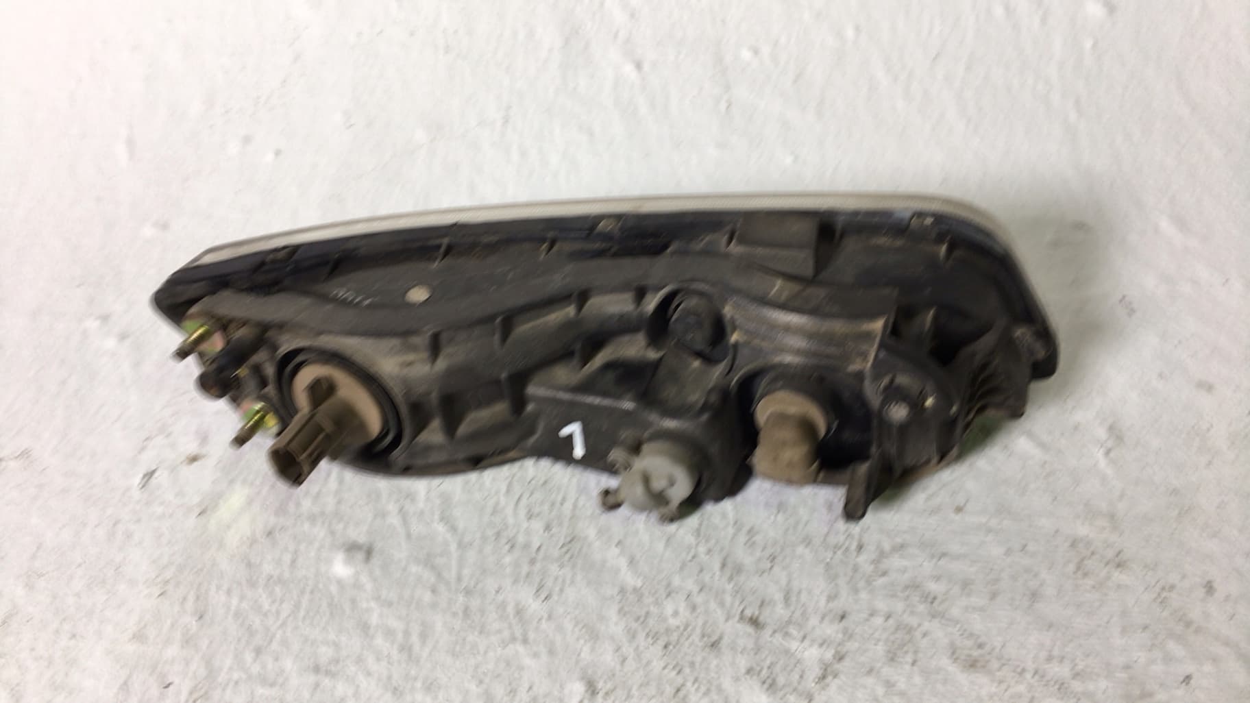 Faro antiniebla izquierdo SSANGYONG REXTON 2
