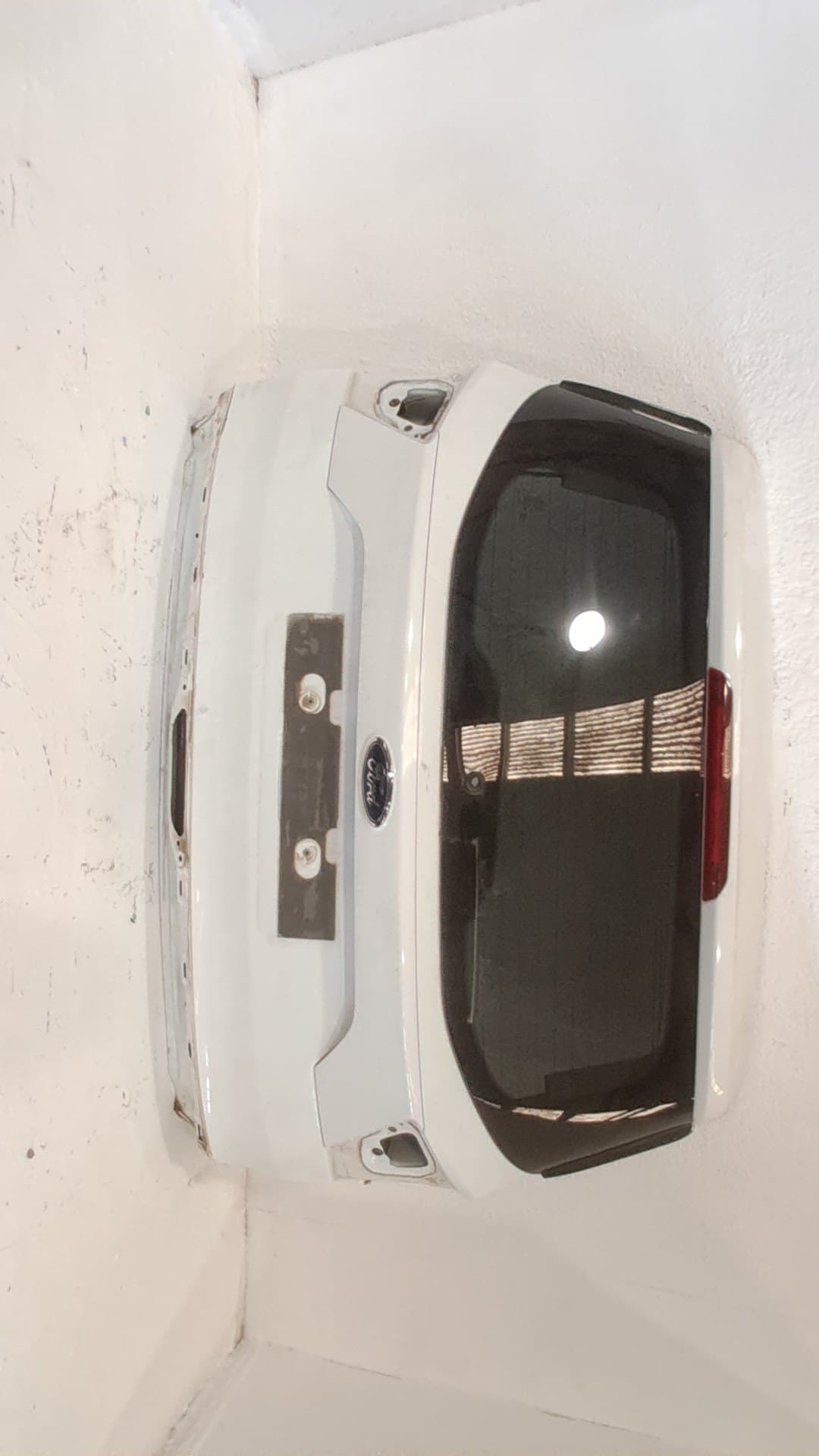 Porton trasero FORD KUGA (CBS)