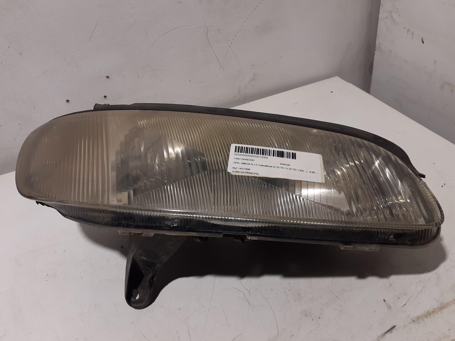 Faro derecho OPEL OMEGA B