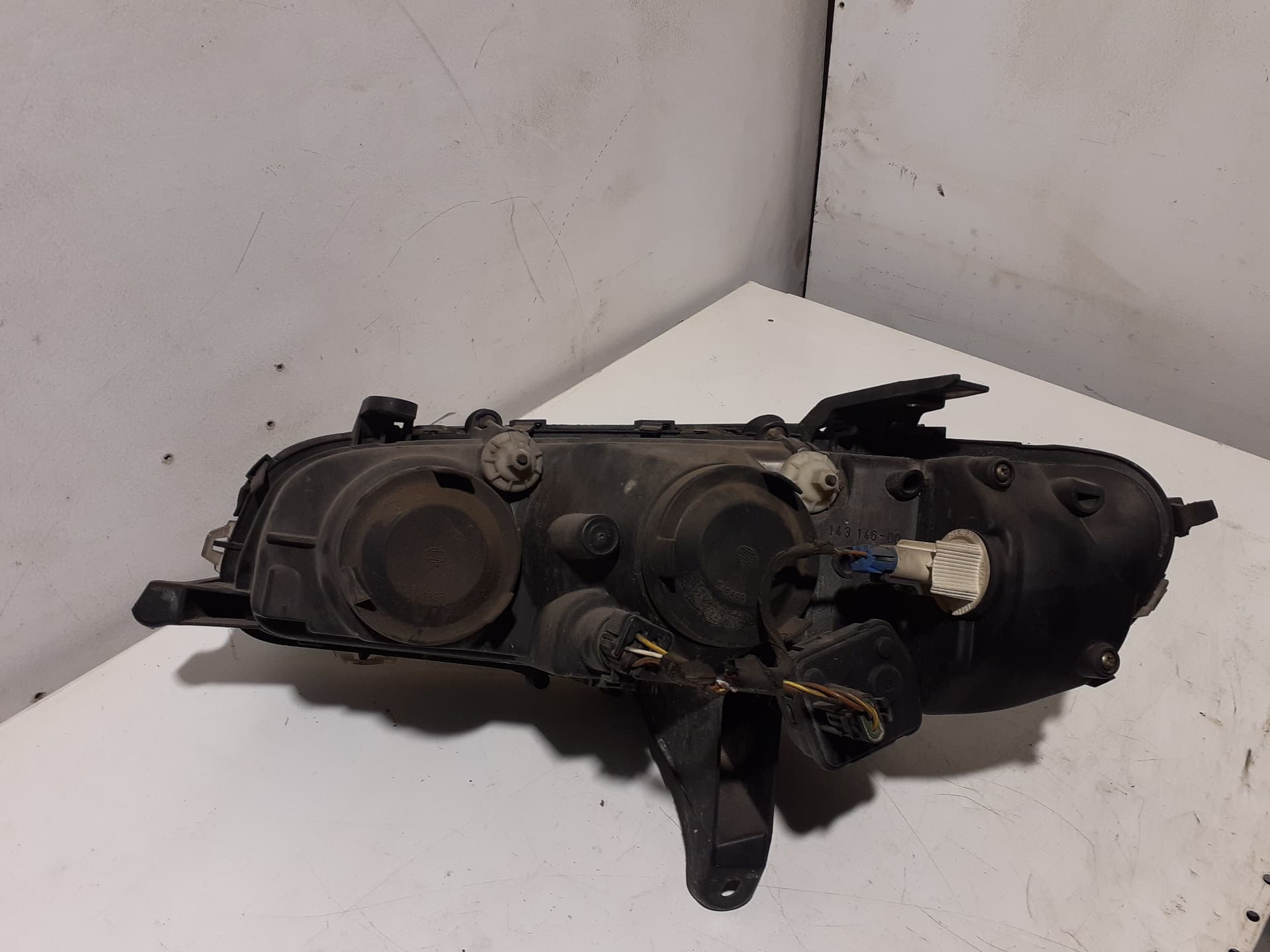 Faro derecho OPEL OMEGA B 2