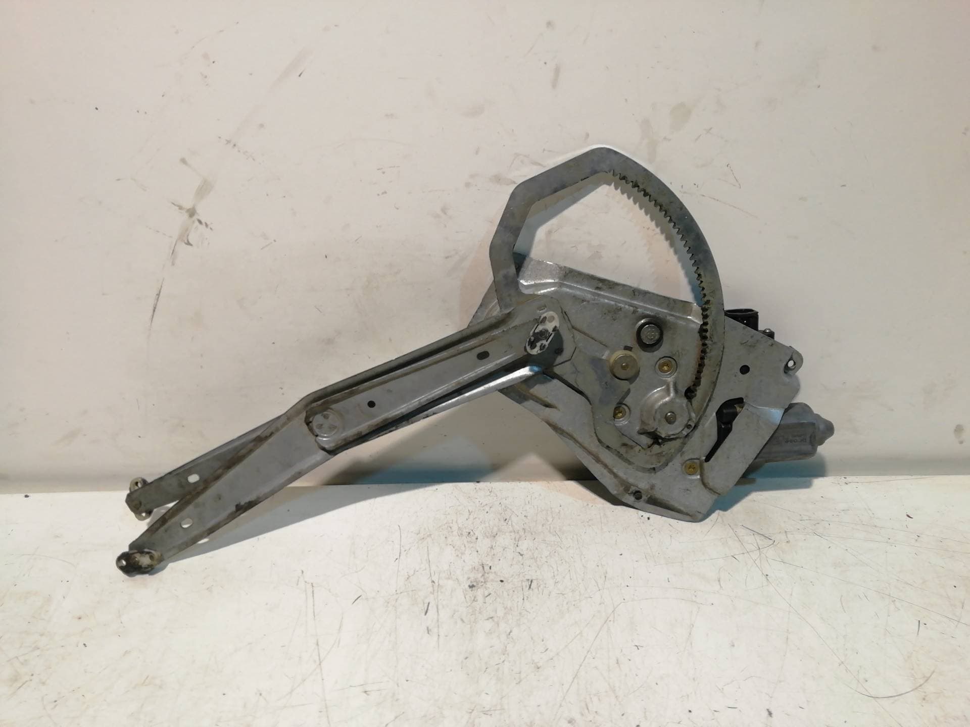 Motor elevalunas delantero izquierdo OPEL OMEGA B 4
