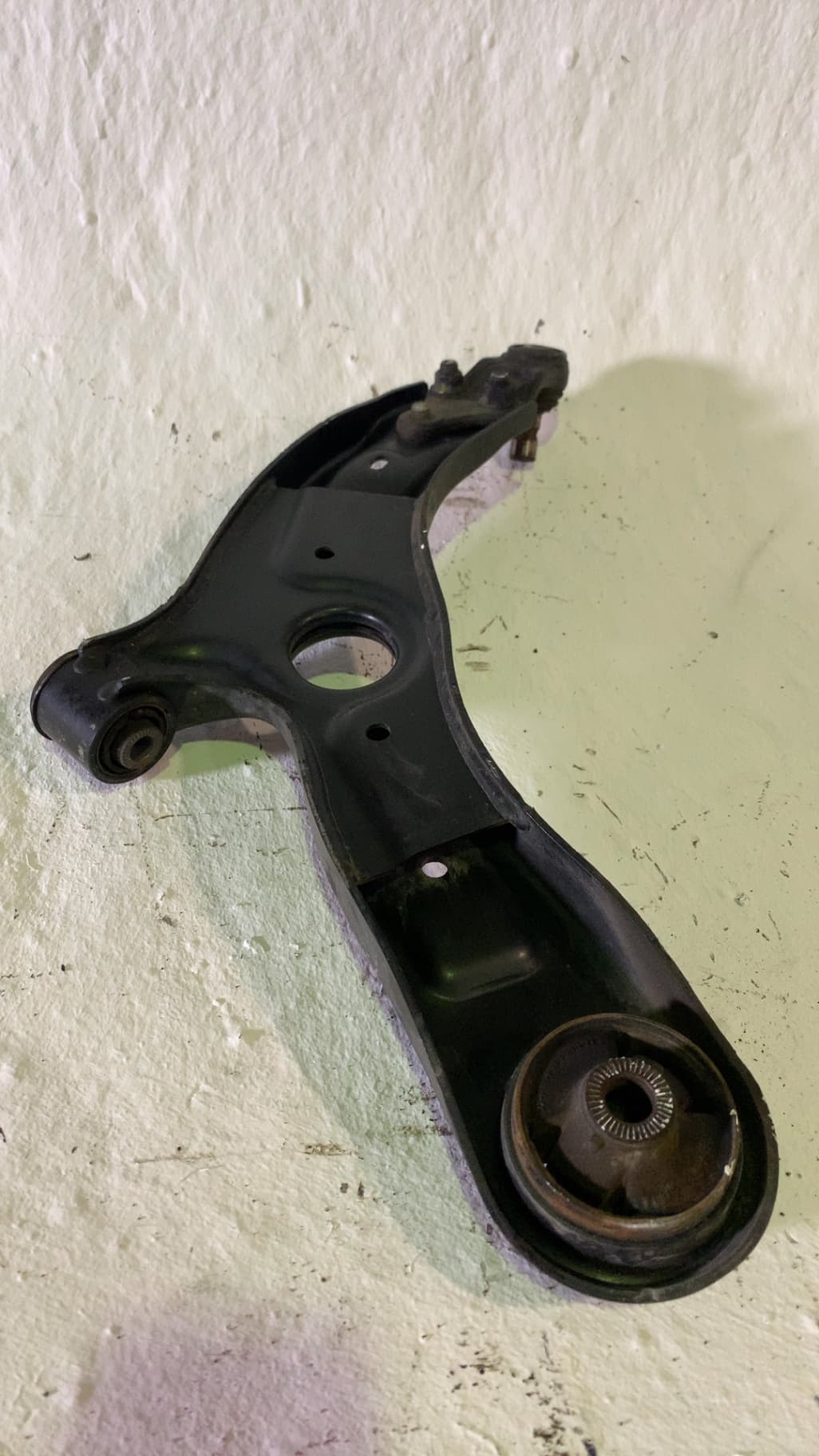 Brazo suspension inferior delantero izquierdo KIA CARENS 2