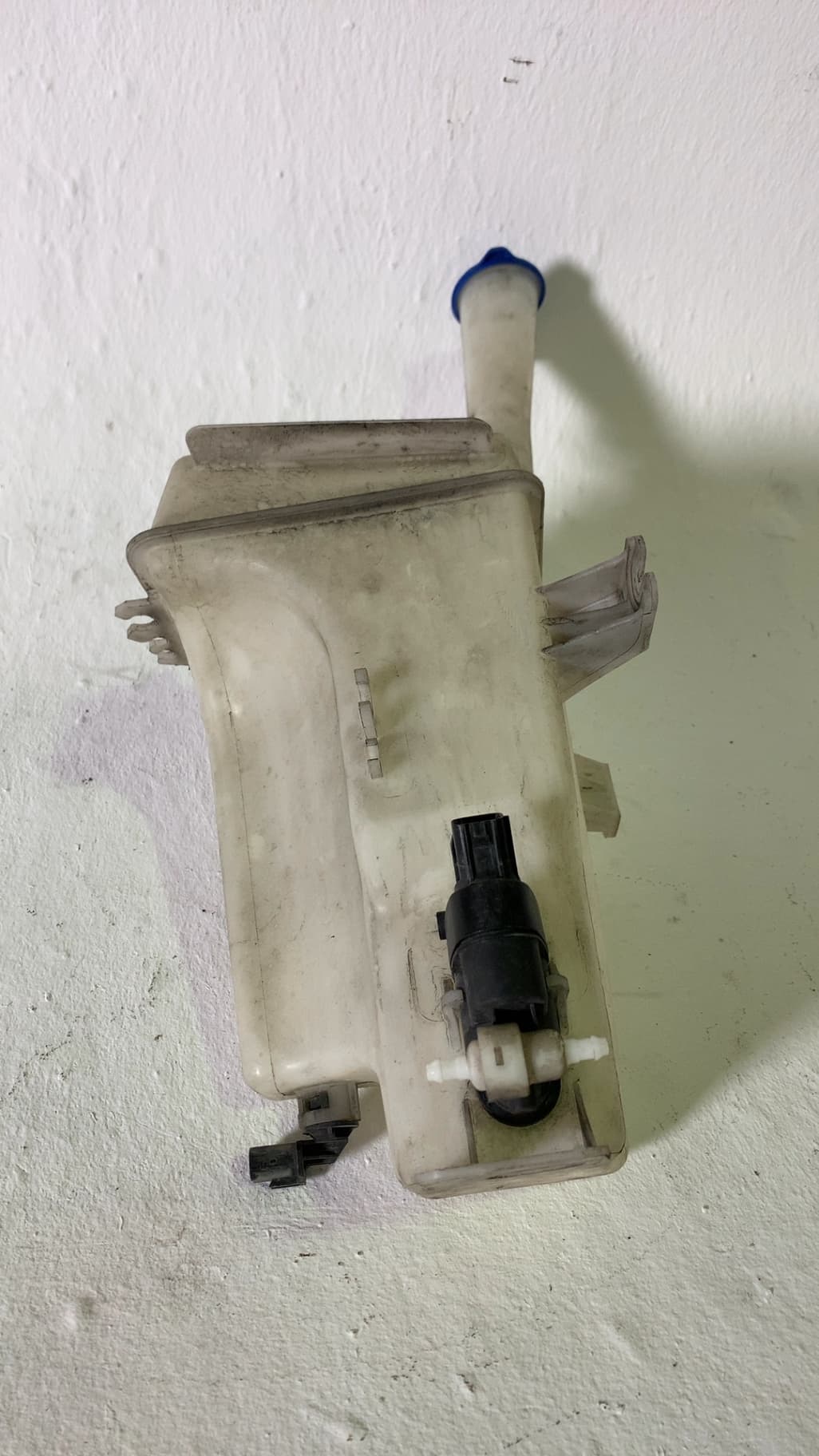 Deposito limpia KIA CARENS 3