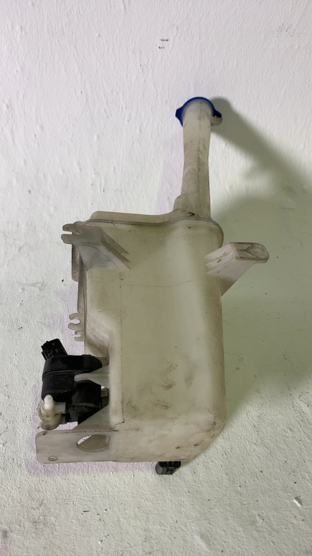 Deposito limpia KIA CARENS 2