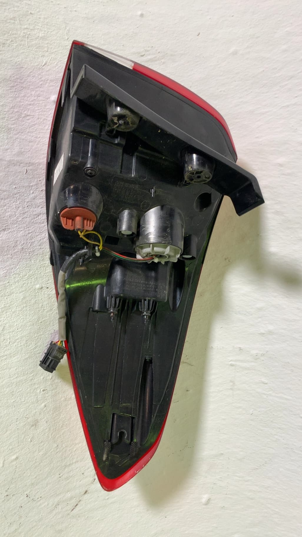 Piloto trasero izquierdo KIA CARENS 2