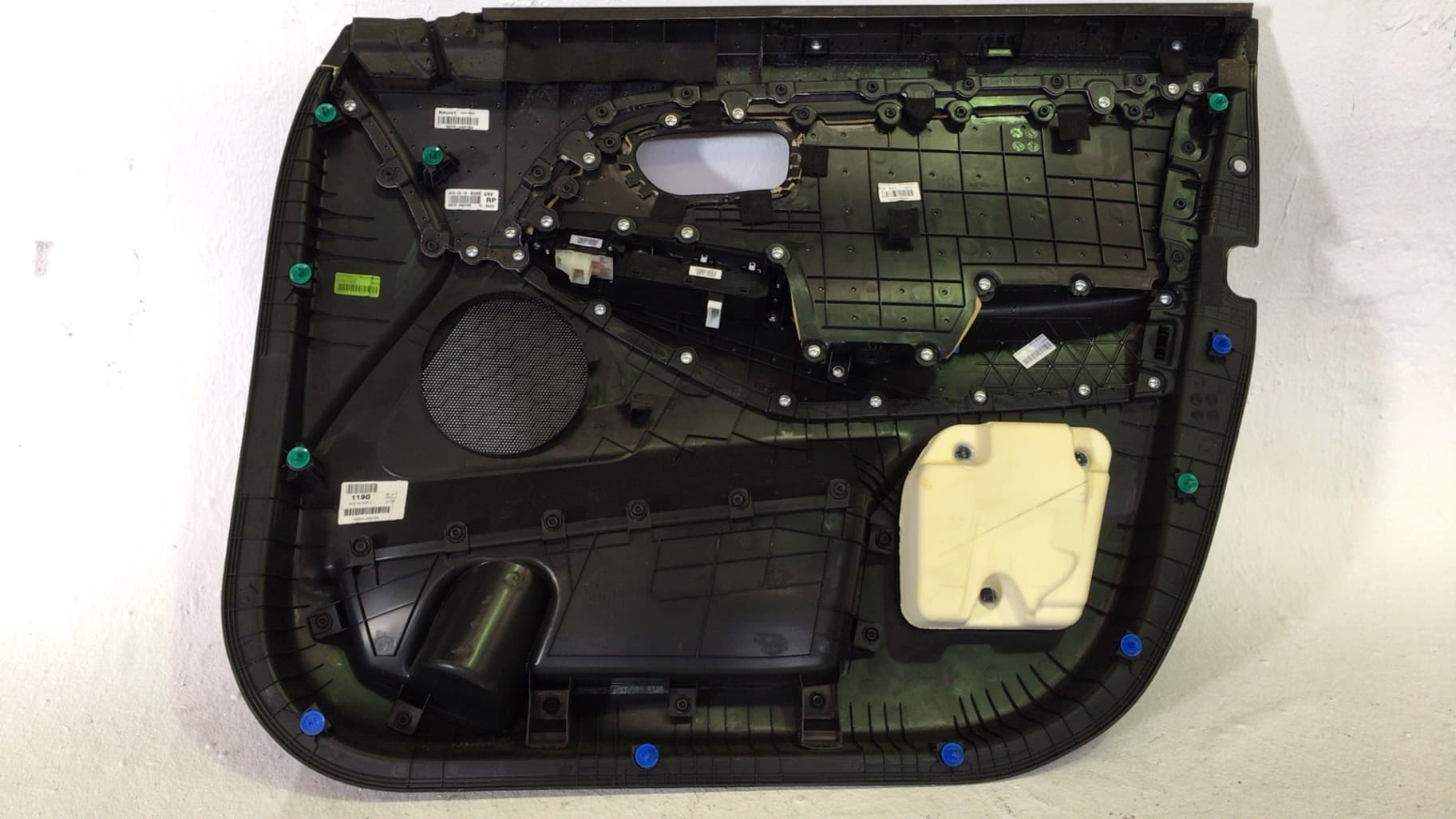Recambio KIA CARENS ref. 82305A4740MT1 2