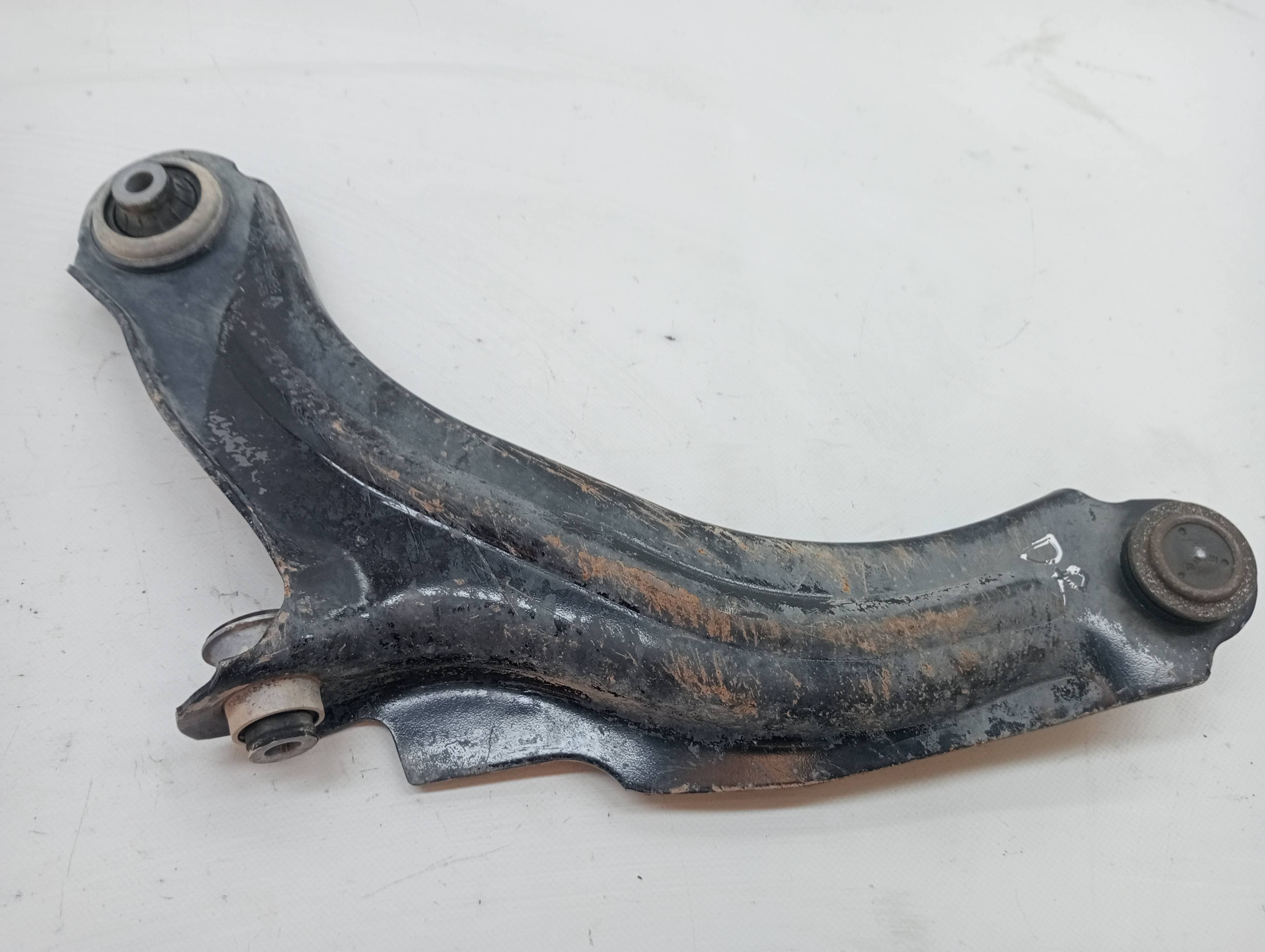 Brazo suspension inferior delantero derecho RENAULT CLIO IV 2