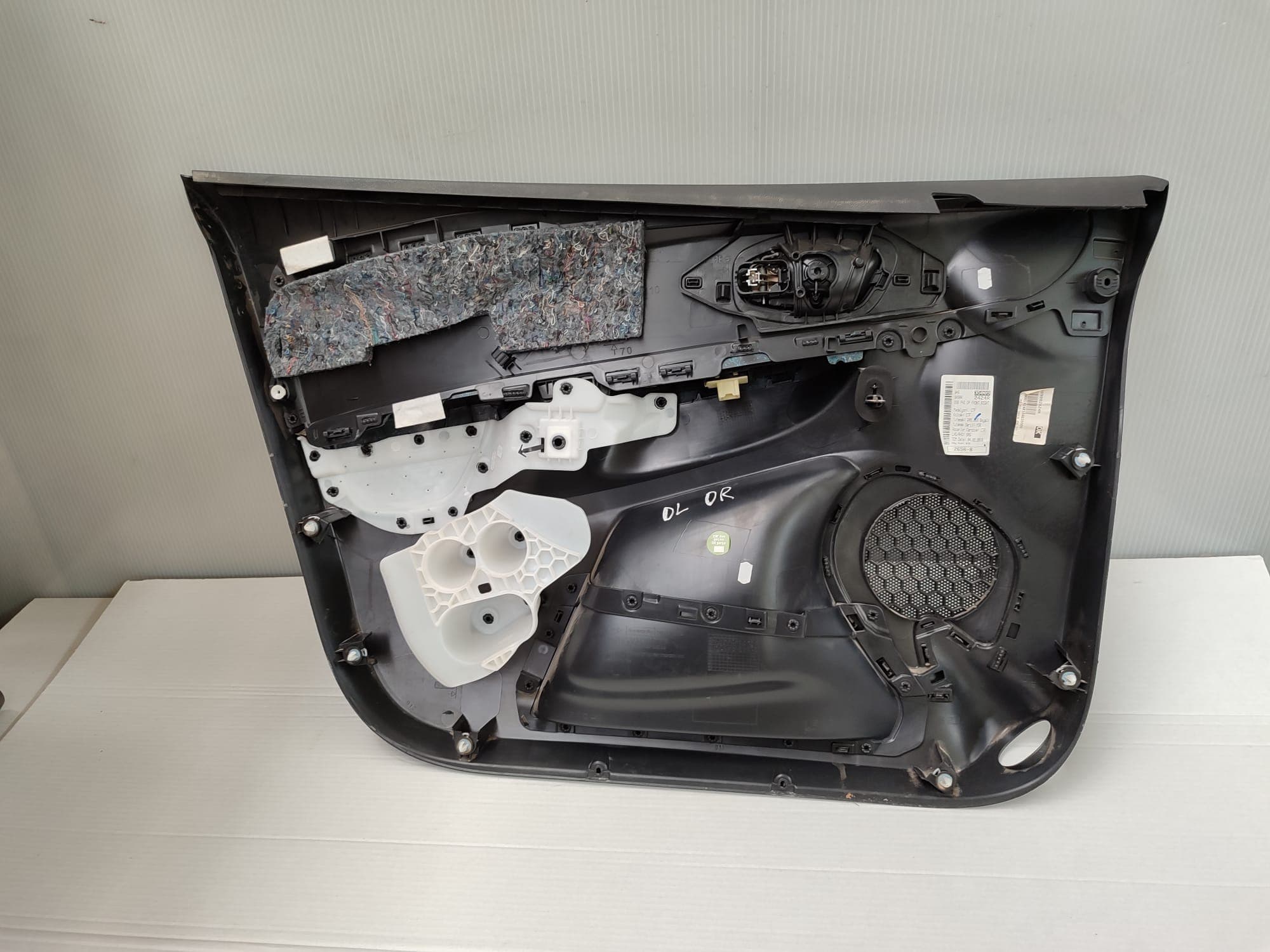 Guarnecido puerta delantera derecha RENAULT CLIO IV 2