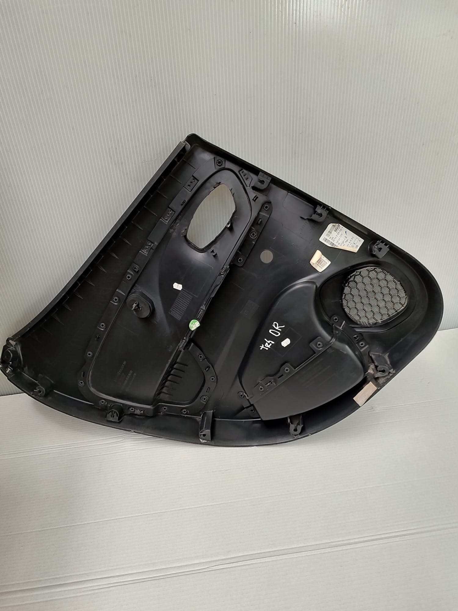 Guarnecido puerta trasera derecha RENAULT CLIO IV 2