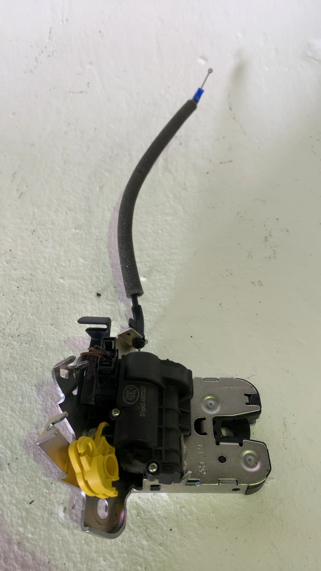 Cerradura maletero / porton SEAT ATECA (KH7) 3