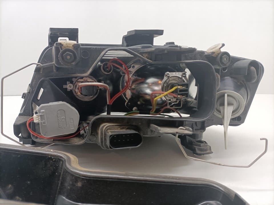 Faro derecho AUDI A6 BERLINA (4B2) 2