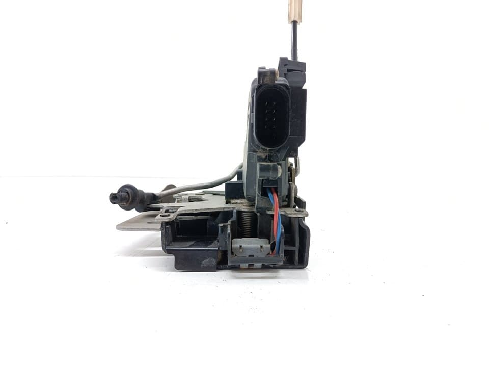 Cerradura puerta delantera derecha AUDI A6 BERLINA (4B2) 4