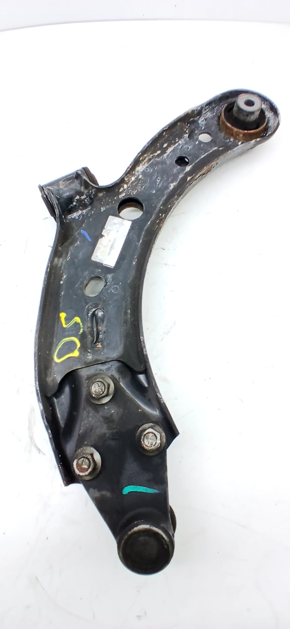 Brazo suspension inferior delantero derecho MG ZS 2
