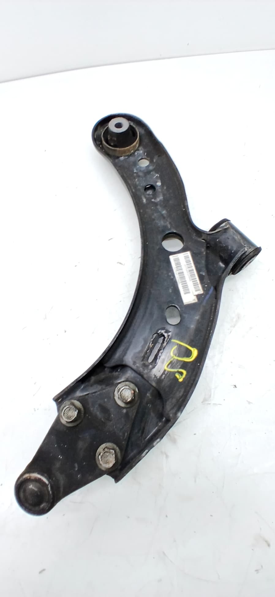 Brazo suspension inferior delantero izquierdo MG ZS 2