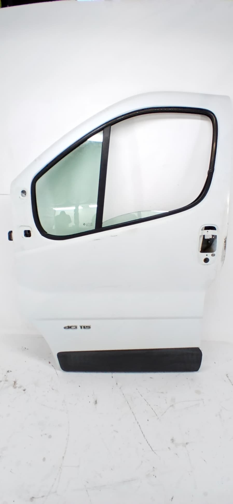 Puerta delantera izquierda RENAULT TRAFIC COMBI (AB 4.01)