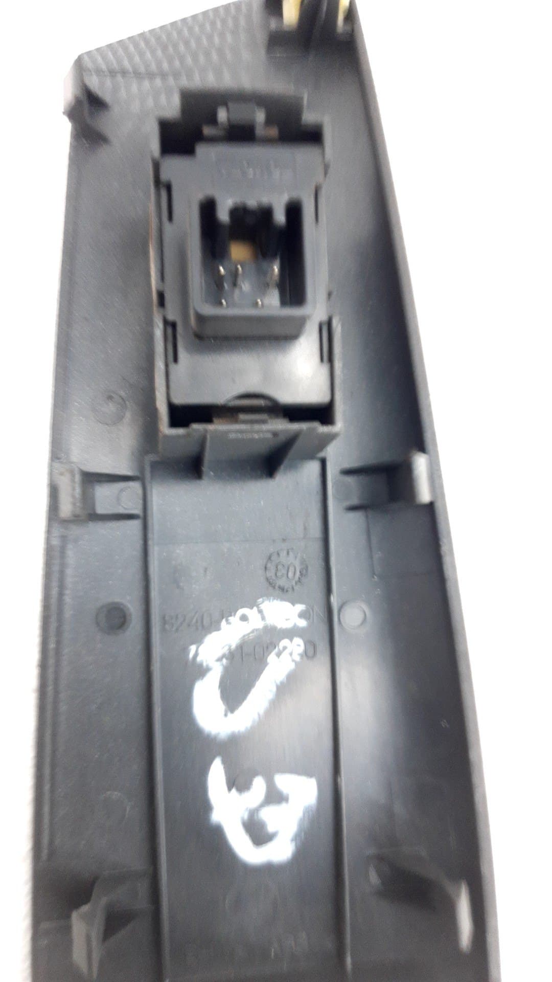 Mando elevalunas delantero derecho TOYOTA COROLLA (E12) 2