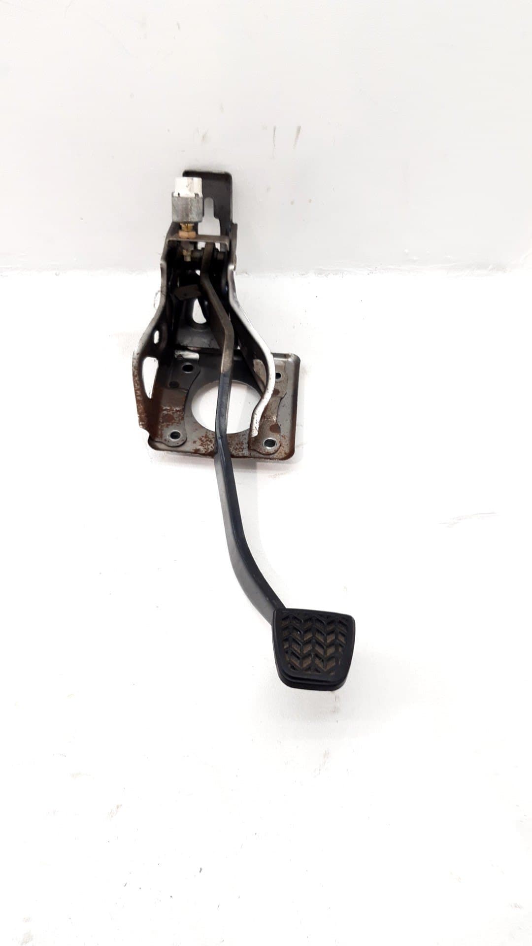Pedal freno TOYOTA COROLLA (E12)