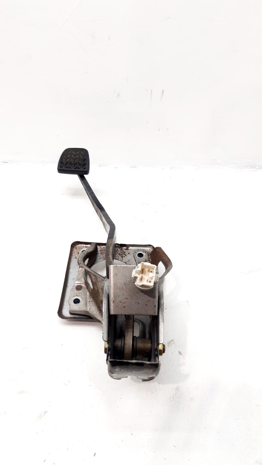 Pedal freno TOYOTA COROLLA (E12) 4