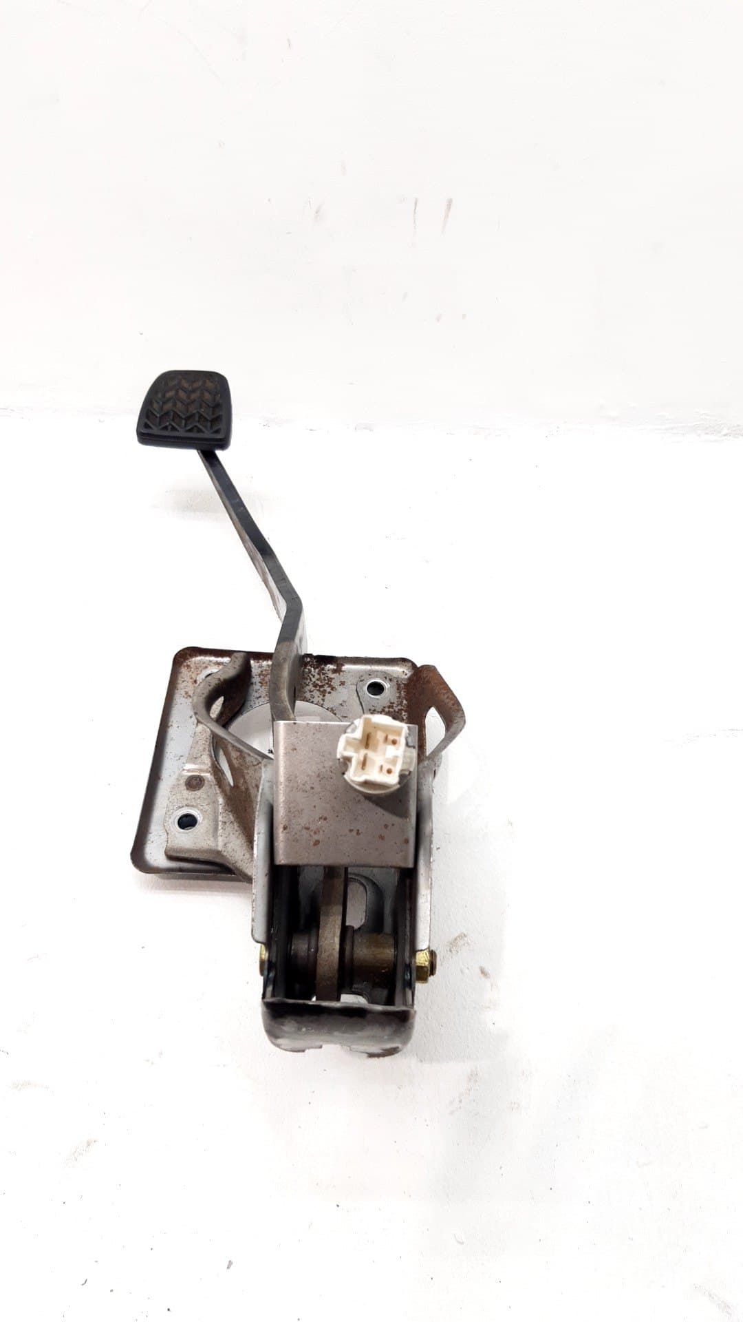 Pedal freno TOYOTA COROLLA (E12) 3