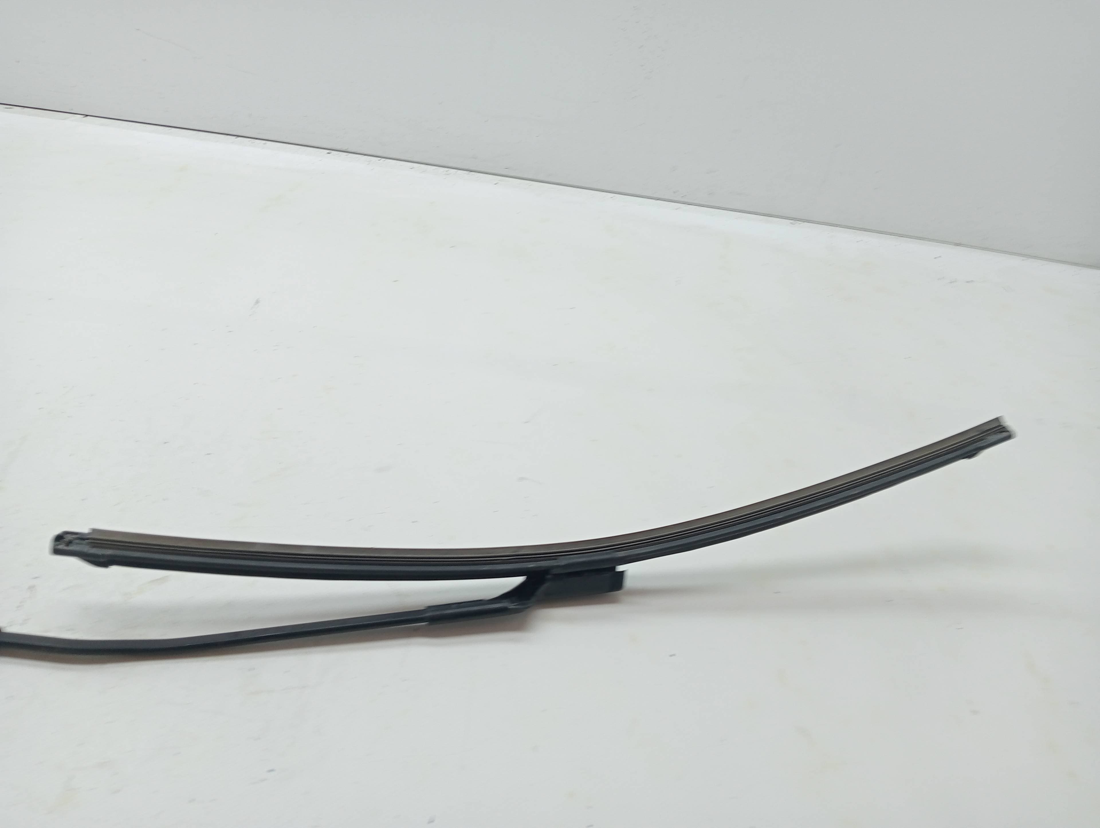 Brazo limpia delantero derecho VOLKSWAGEN T-ROC 2