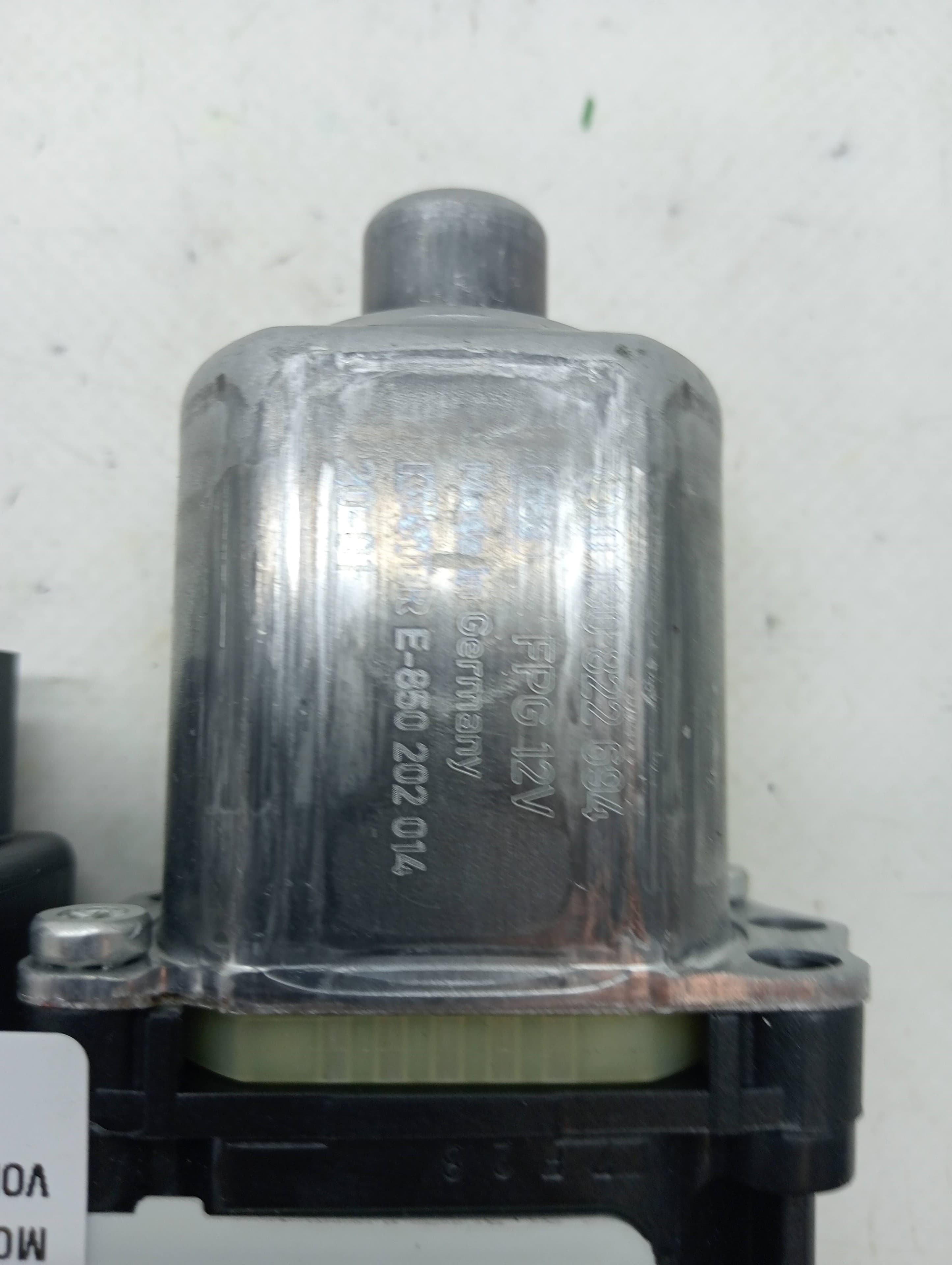 Motor elevalunas trasero derecho VOLKSWAGEN T-ROC 3