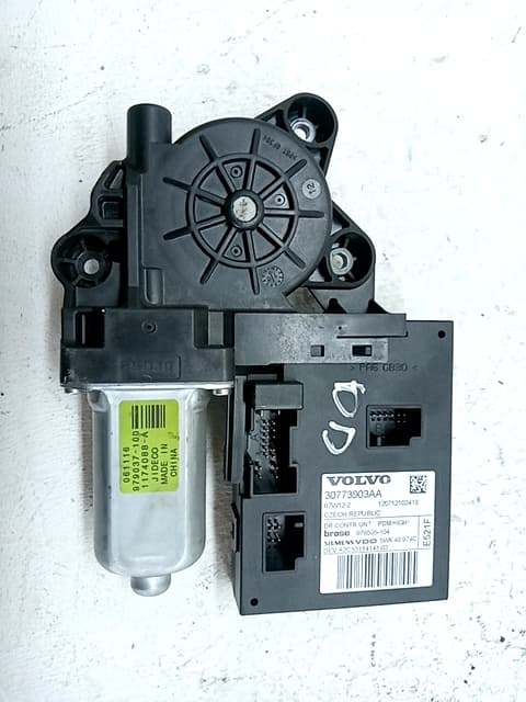 Motor elevalunas delantero derecho VOLVO C30 (533)