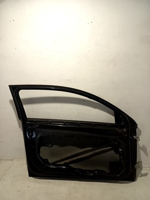 Puerta delantera izquierda VOLVO C30 (533)