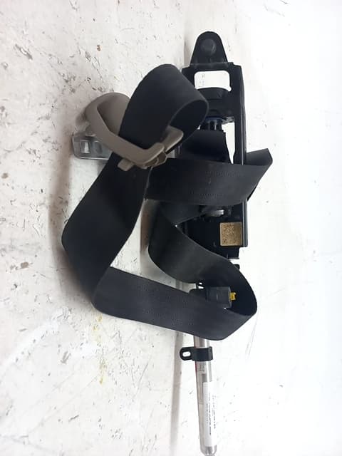 Cinturon seguridad delantero derecho VOLVO C30 (533) 2