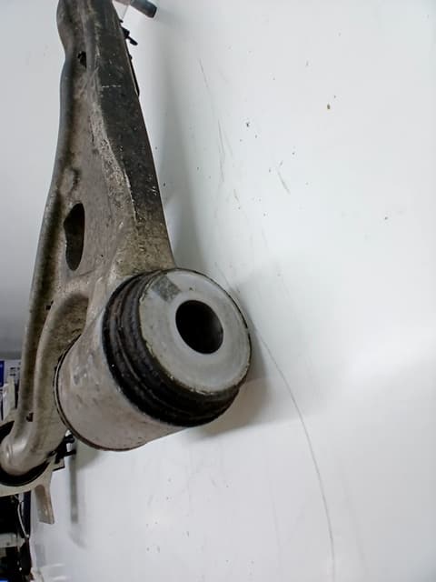Brazo suspension inferior delantero derecho MERCEDES-BENZ CLASE CLA (W117) 3