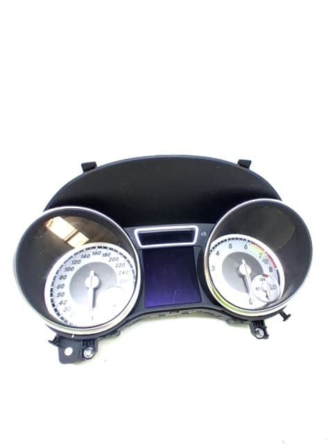 Cuadro instrumentos MERCEDES-BENZ CLASE CLA (W117)