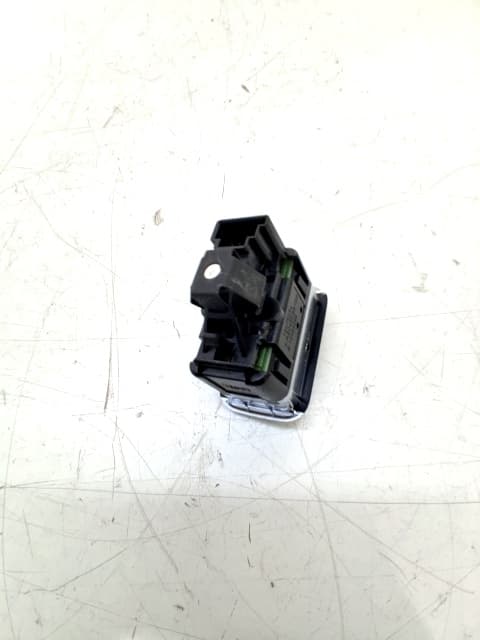 Mando elevalunas trasero derecho MERCEDES-BENZ CLASE CLA (W117) 2